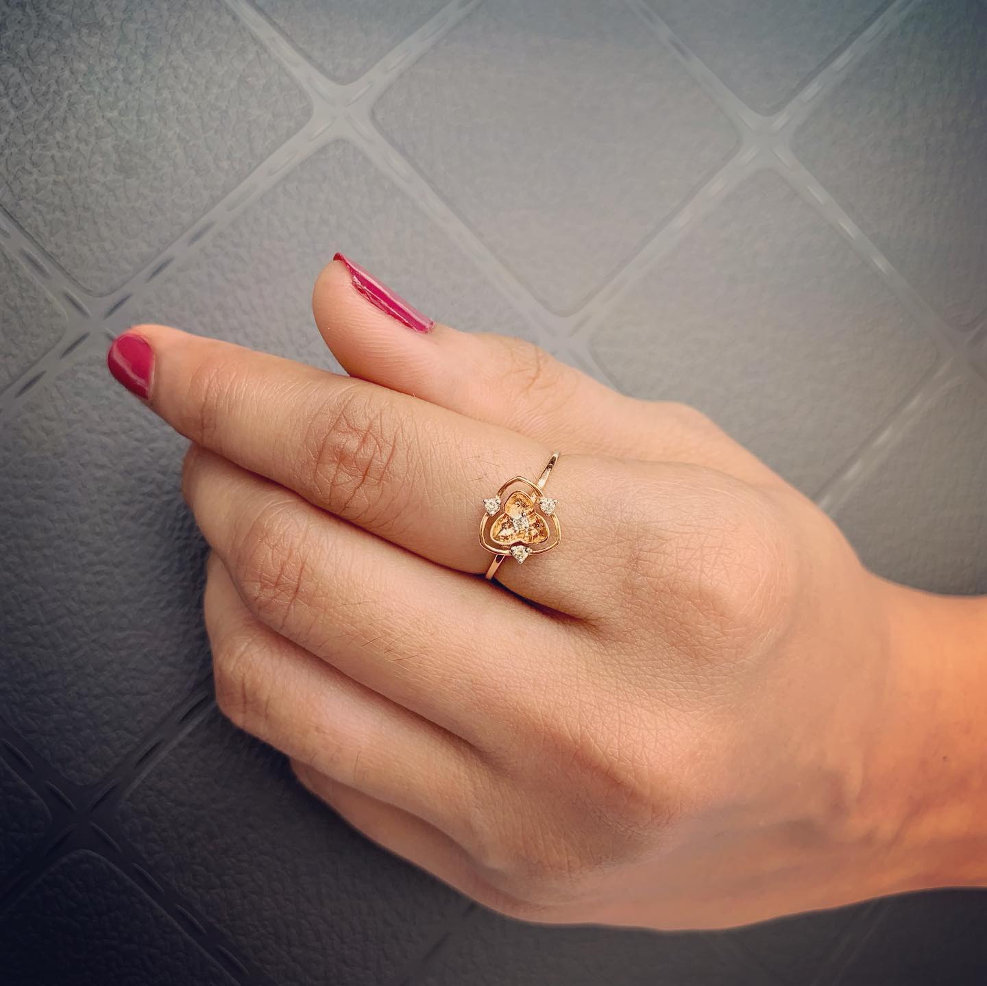 rosegolddiamondringrealpic41_4